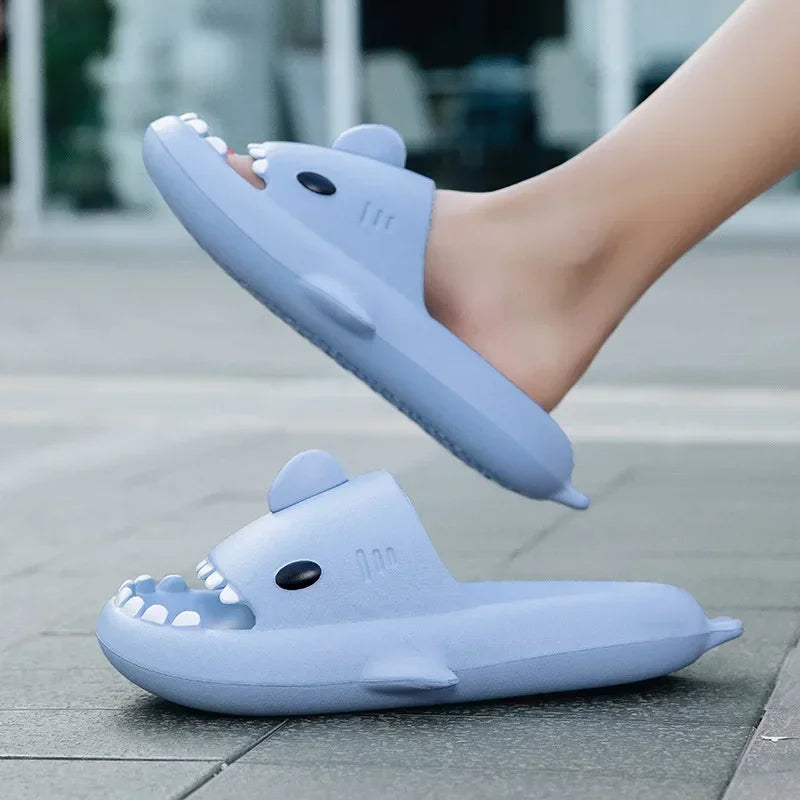 Pantoufles Requin Antidérapantes – Chaussures Amusantes Maison & Extérieur