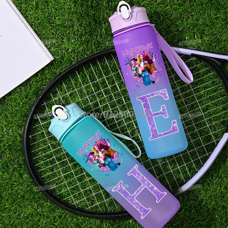 Gourde 750ml Kpop – Lettre Personnalisée A-Z – Bouteille avec Paille Dégradé de Couleur – Cadeau Fille Ado
